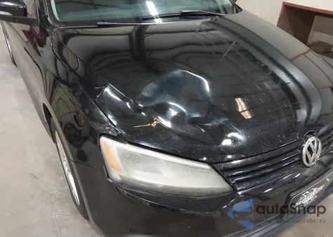 2014 Volkswagen Jetta 1.8T Se z USA, uszkodzony, nr VIN 3VWD17AJ7EM409189